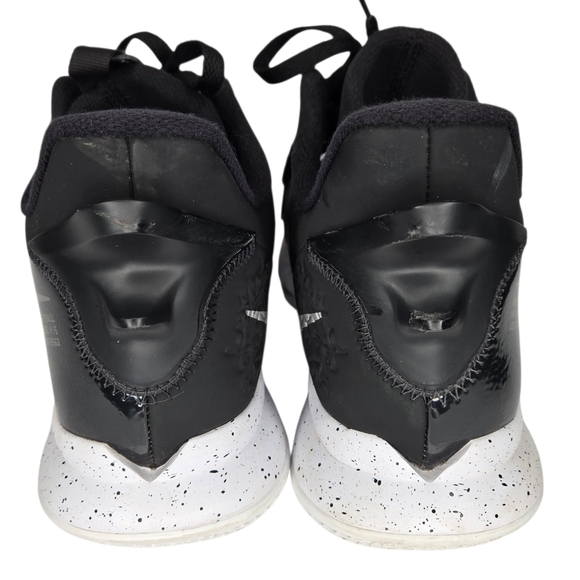 Nike LeBron Witness 5 Basketball Shoes Men's Sz 14 Black White Silver CQ9380-001 - Picture 10 of 11